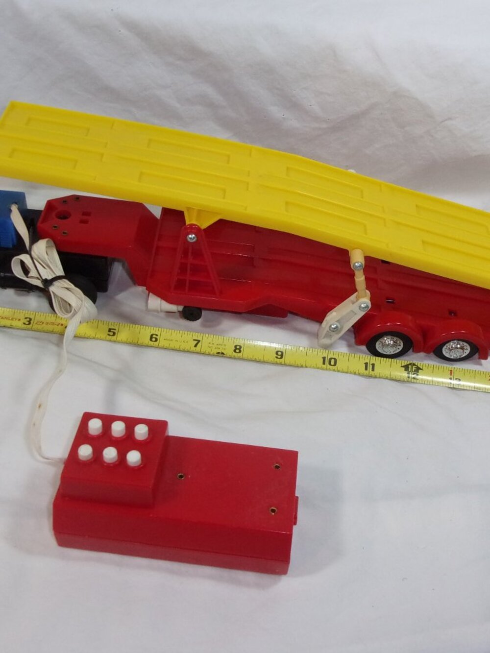 VINTAGE SEARS TOY BATTERY POWERED MINI CAR TRANSPORTER-NOT WORKING